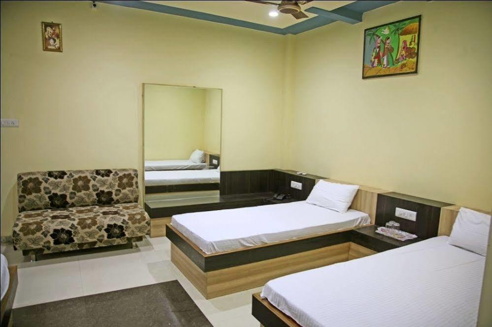 Oyo 2061 Hotel New Holiday Inn 아지메르 외부 사진